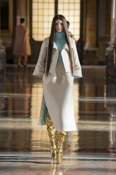 Look 57